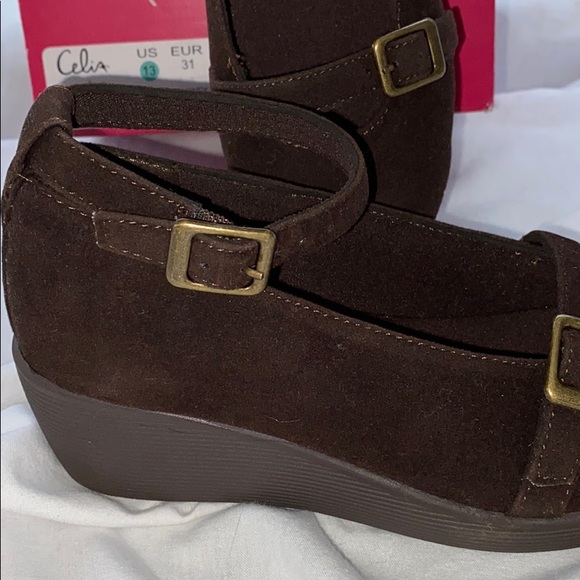 FAUX SUEDE GIRLS DELANY DRESS SHOES - Picture 5 of 10